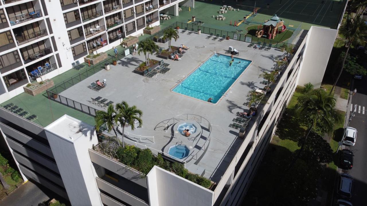 Cozy Waikiki Getaway, Stroll To Beach With Free Parking Honolulu Exterior photo