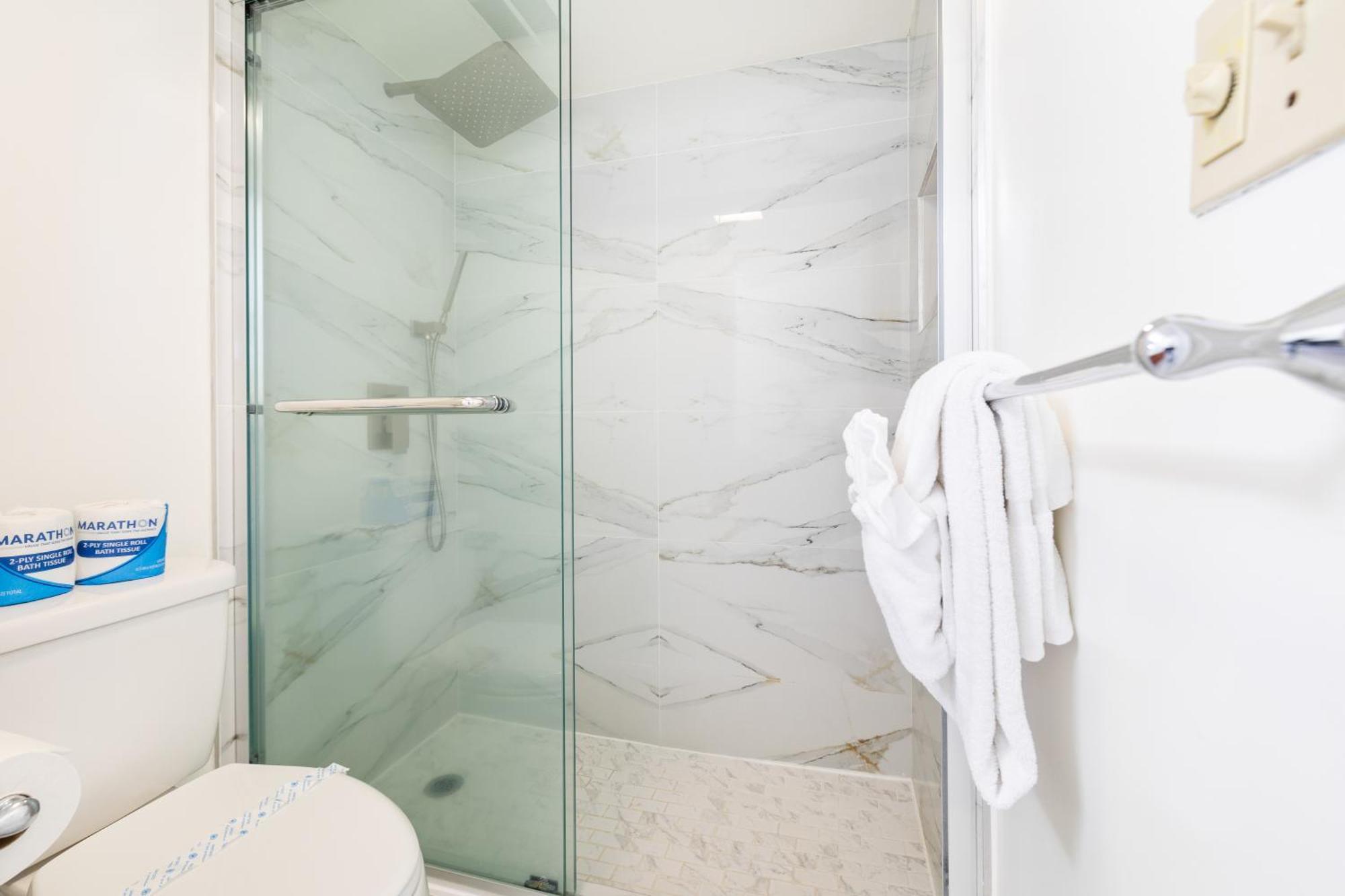 Cozy Waikiki Getaway, Stroll To Beach With Free Parking Honolulu Exterior photo