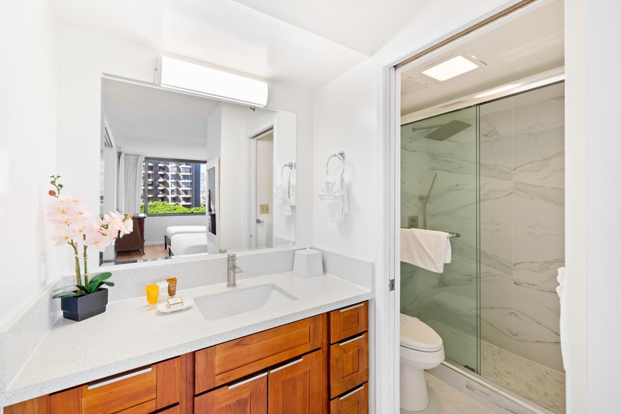 Cozy Waikiki Getaway, Stroll To Beach With Free Parking Honolulu Exterior photo