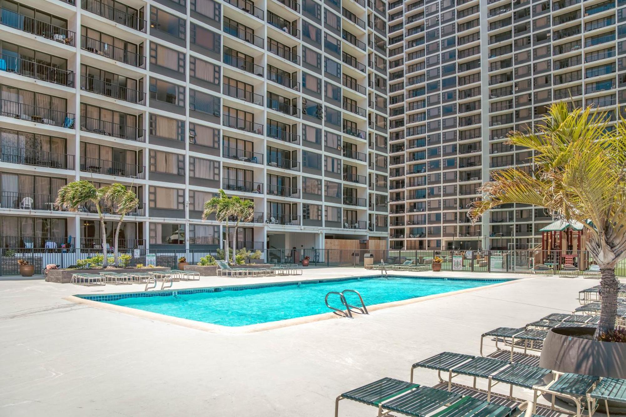 Cozy Waikiki Getaway, Stroll To Beach With Free Parking Honolulu Exterior photo