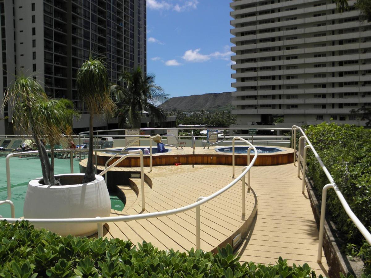 Cozy Waikiki Getaway, Stroll To Beach With Free Parking Honolulu Exterior photo